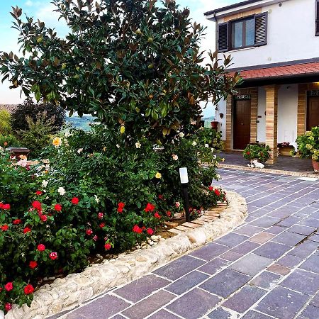 Paglieta La Vigna Di Ranco Agriturismo מראה חיצוני תמונה